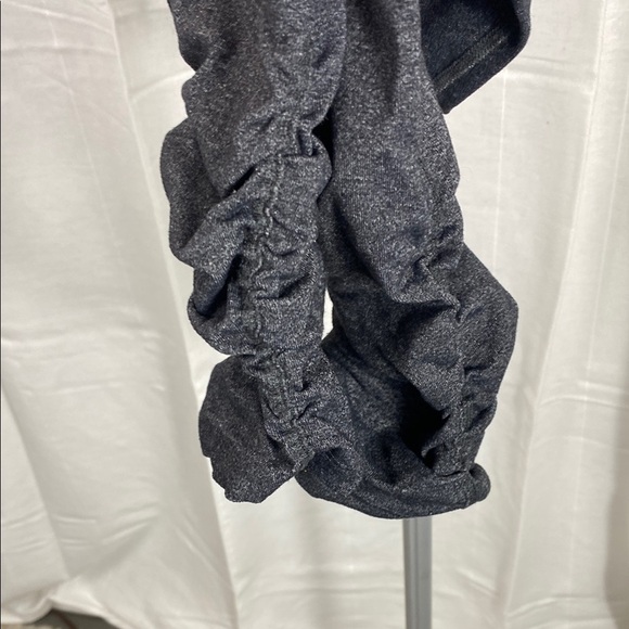 Beyond Yoga Gray Leggings - Picture 6 of 6